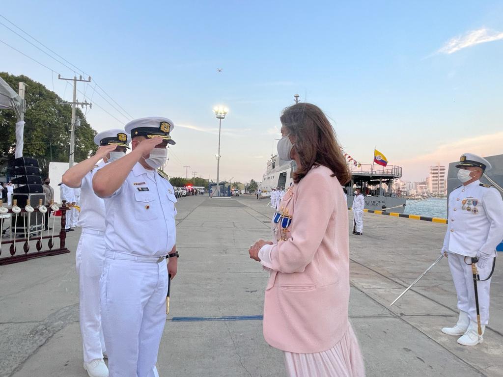 Dirección General Marítima Entrega Reconocimiento A La Vicepresidenta ...